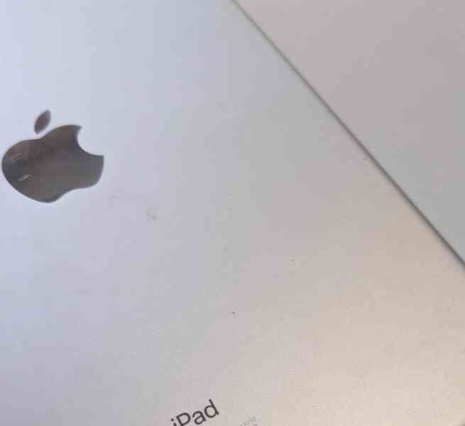 Apple iPad Air 3. generace (A2152) - naprasklý+zamčený - foto 4