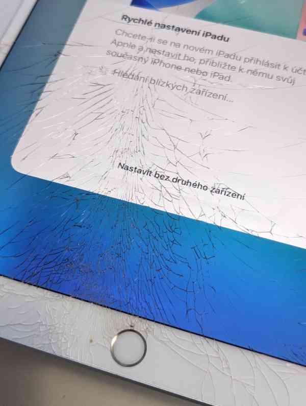 Apple iPad Air 3. generace (A2152) - naprasklý+zamčený - foto 8