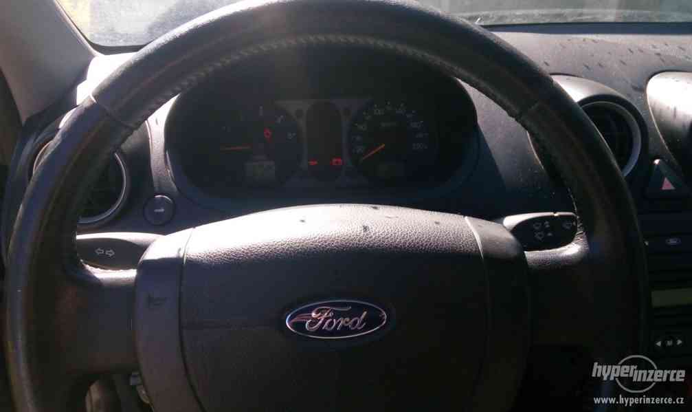 Ford Fiesta 1.4TDCi,50kW,klima,centrál - foto 11