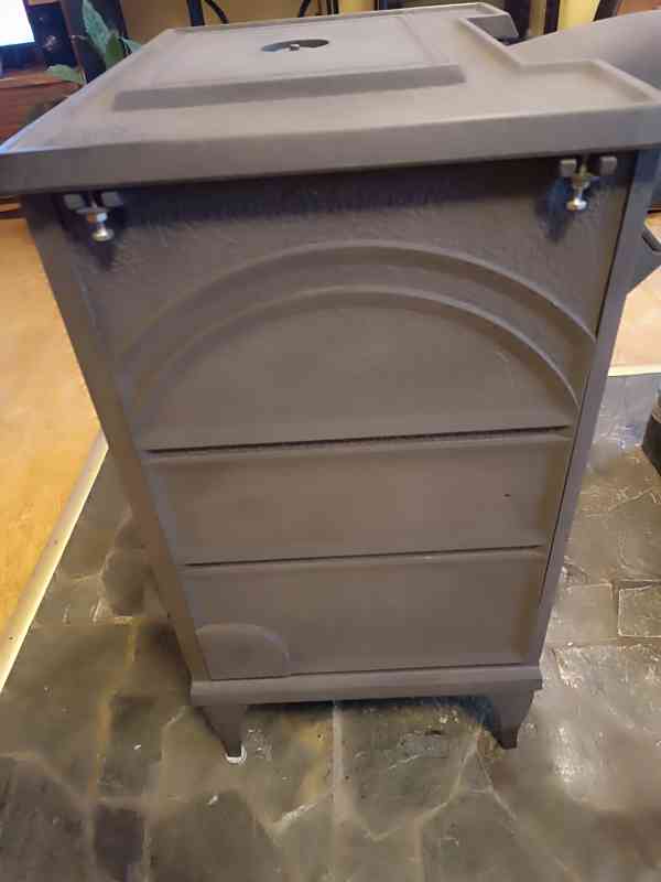 Krbová litinová dvouplášťová kamna s boč.přikládáním - foto 5