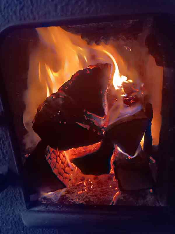 Krbová litinová dvouplášťová kamna s boč.přikládáním - foto 2