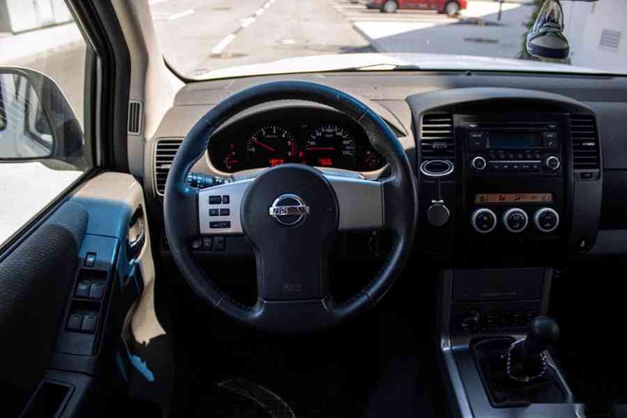 Nissan Pathfinder 2.5 dCi SE - foto 12