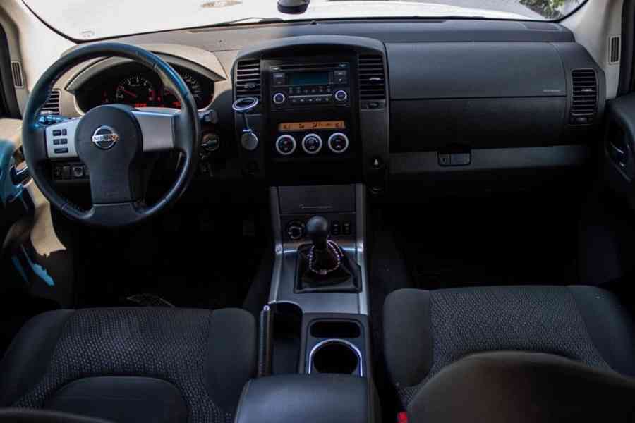 Nissan Pathfinder 2.5 dCi SE - foto 9