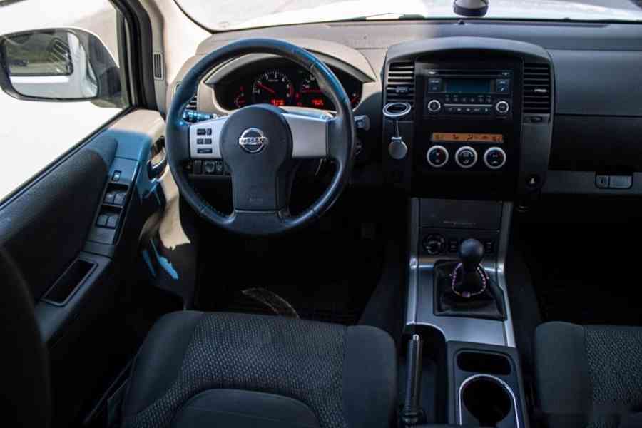 Nissan Pathfinder 2.5 dCi SE - foto 13