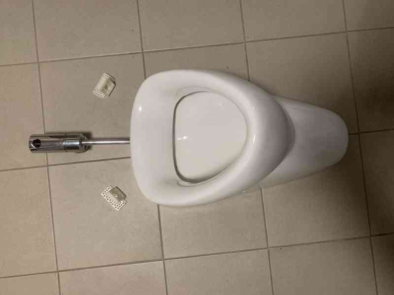 Pisoár VitrA se senzorem