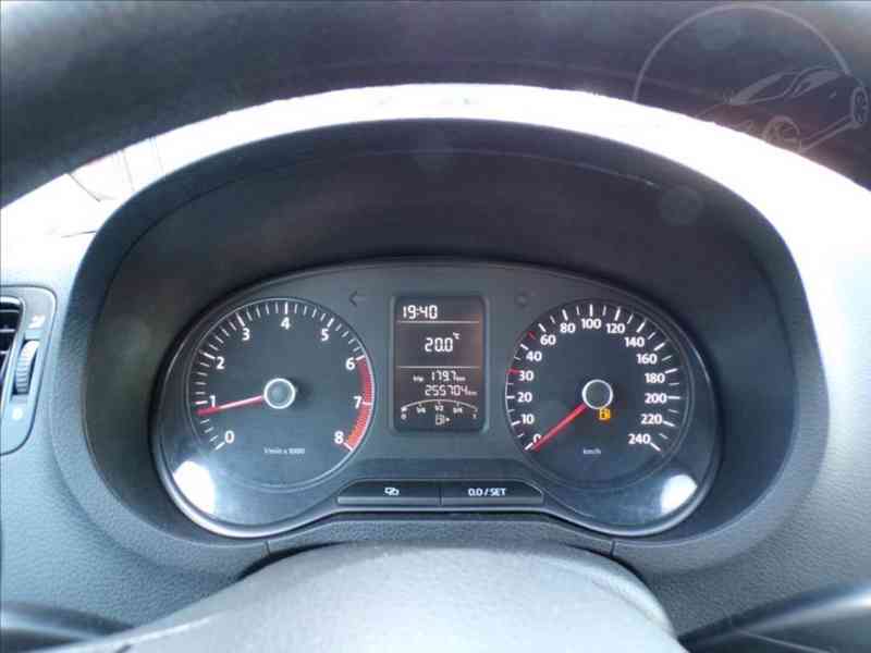 Volkswagen Polo 1,2 12V KLIMATIZACE - foto 5