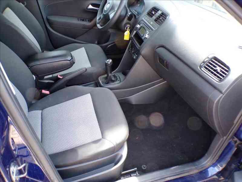 Volkswagen Polo 1,2 12V KLIMATIZACE - foto 11