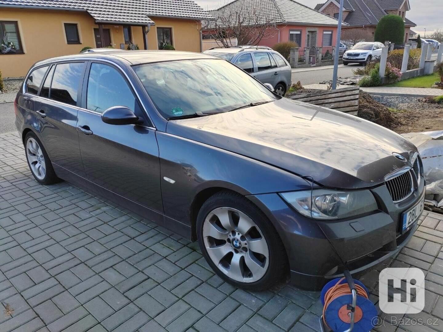BMW Řada 3 3,0   330D - foto 1