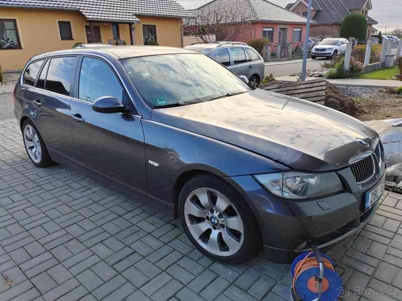 BMW Řada 3 3,0   330D - foto 1