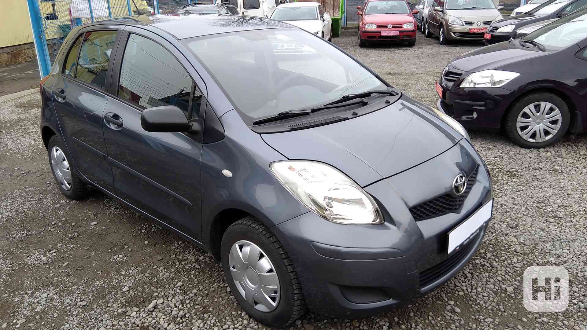 TOYOTA Yaris 1,0VVT-i Comfort  ČR - foto 1