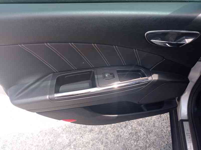 Lancia Delta 1.4i T-JET Klima/Tempomat/1Maj - foto 12