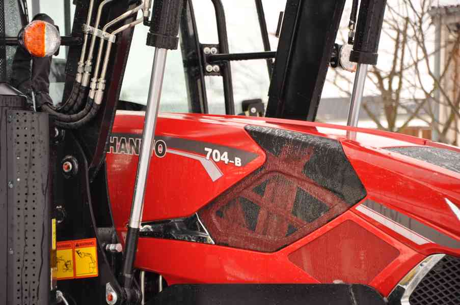 Traktor HANWO HWE 704C.  Traktor  75 koni 56kW. - foto 4