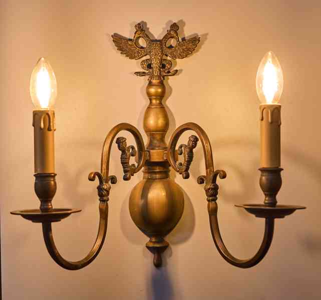 Starožitná nástěnná lampa z bronzu v 40 cm - foto 2