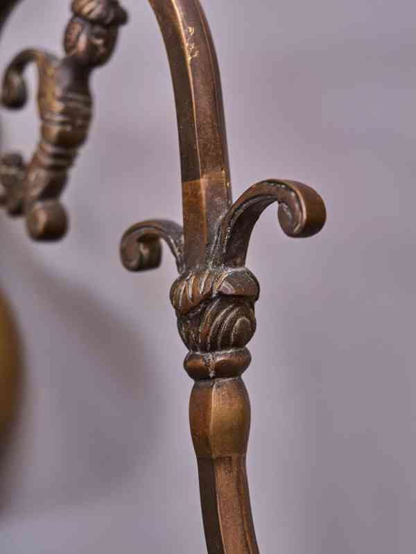 Starožitná nástěnná lampa z bronzu v 40 cm - foto 6