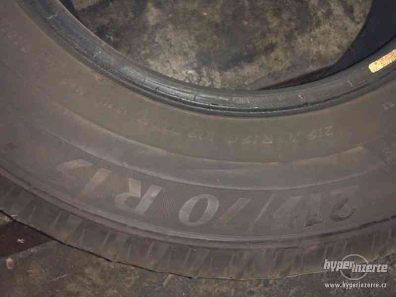 Prodej zimních pneumatik 2 ks pro dodávkové vozidlo - foto 1