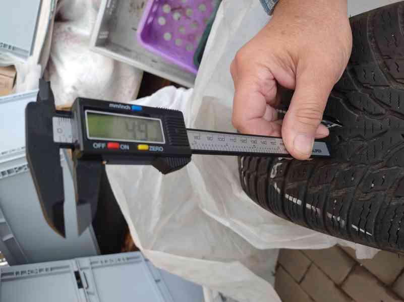 Pneu zimní NOKIAN TYRES 215/60R 17" - 4 kusy - foto 5