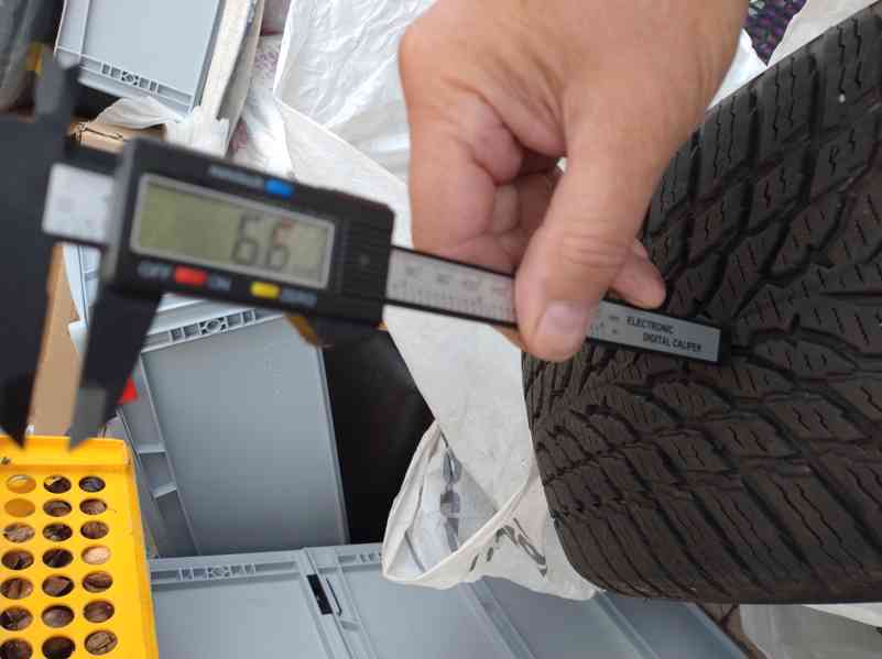 Pneu zimní NOKIAN TYRES 215/60R 17" - 4 kusy - foto 4