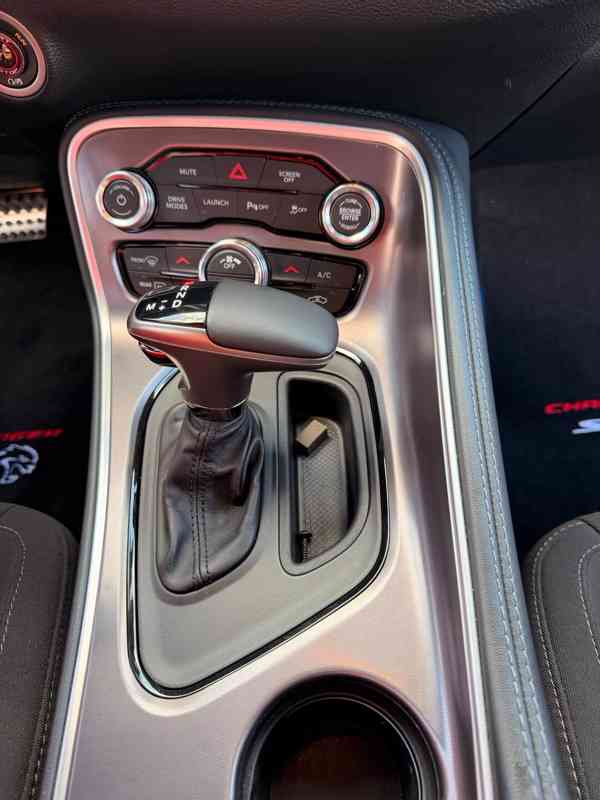 Prodám DODGE CHALLENGER 6.4 - foto 18