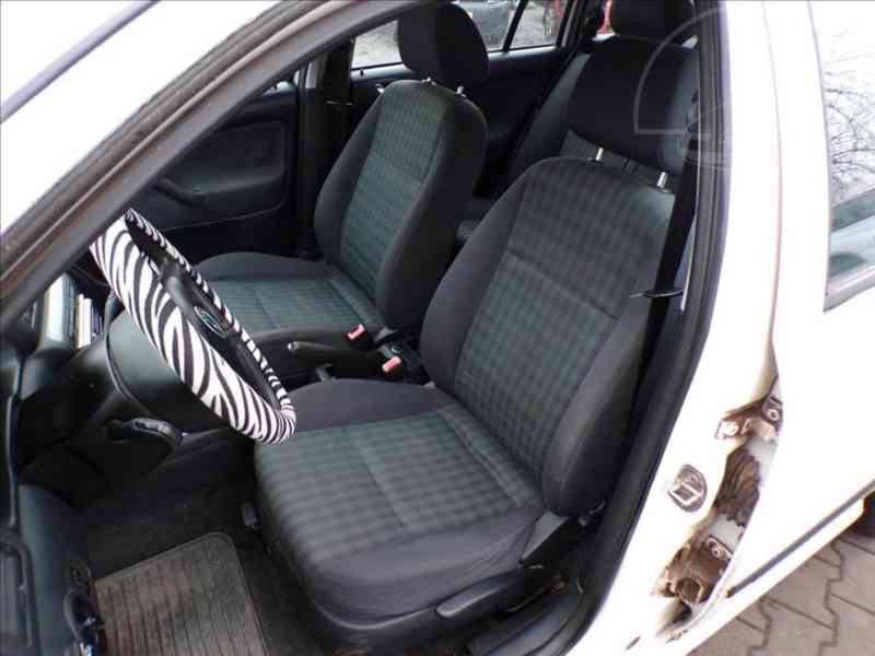 Škoda Octavia 1,6 i LPG - foto 8