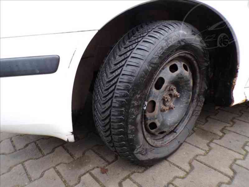 Škoda Octavia 1,6 i LPG - foto 18