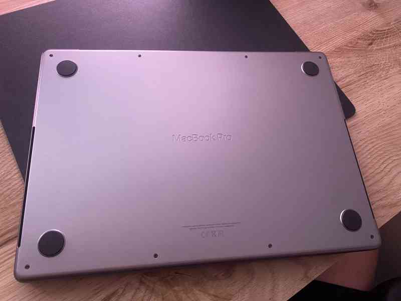 Apple Macbook Pro M2 14" - foto 3