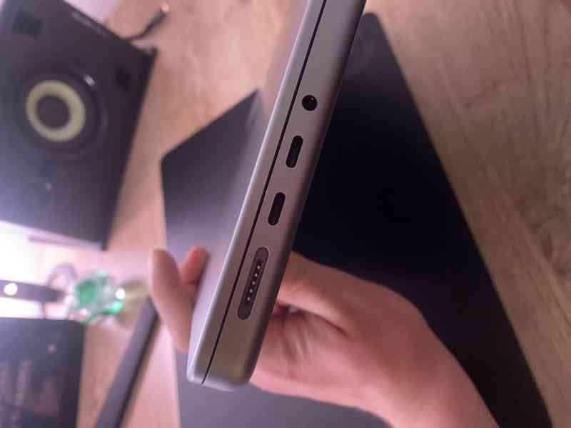 Apple Macbook Pro M2 14" - foto 5