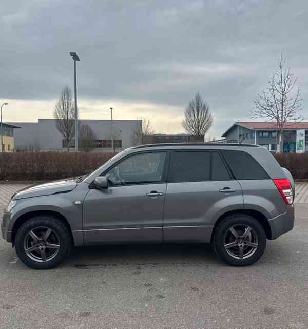 Suzuki Grand Vitara 2,0i 4x4 benzín 103kw - foto 11
