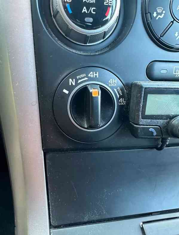 Suzuki Grand Vitara 2,0i 4x4 benzín 103kw - foto 7