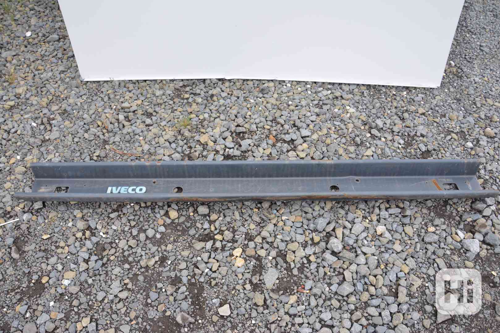 Zadní nárazník Iveco - foto 1