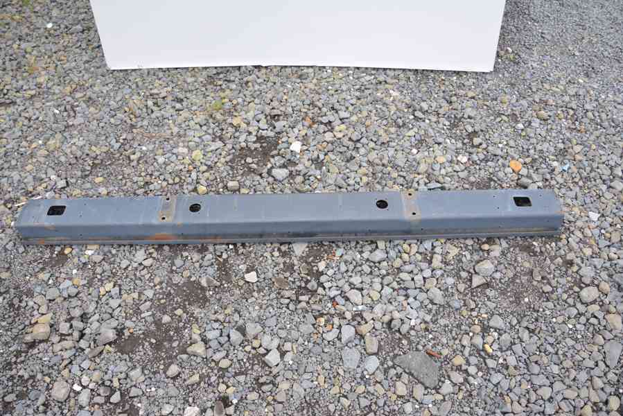 Zadní nárazník Iveco - foto 2