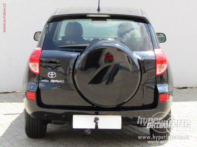 Toyota RAV4 2.0, benzín, automat, vyrobeno 2006, kůže - foto 2