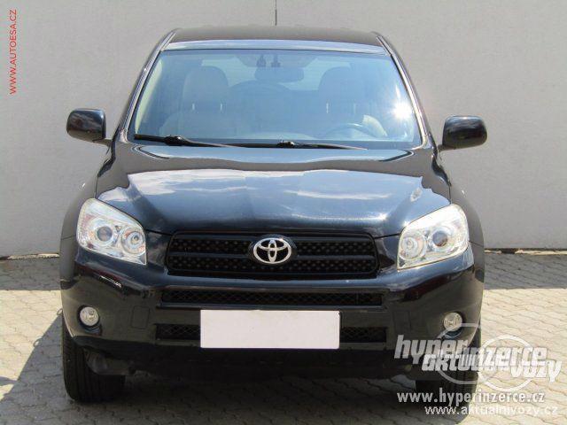 Toyota RAV4 2.0, benzín, automat, vyrobeno 2006, kůže - foto 6