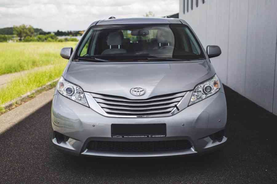 Toyota Sienna 3.5 Aut. benzín 197kw - foto 7