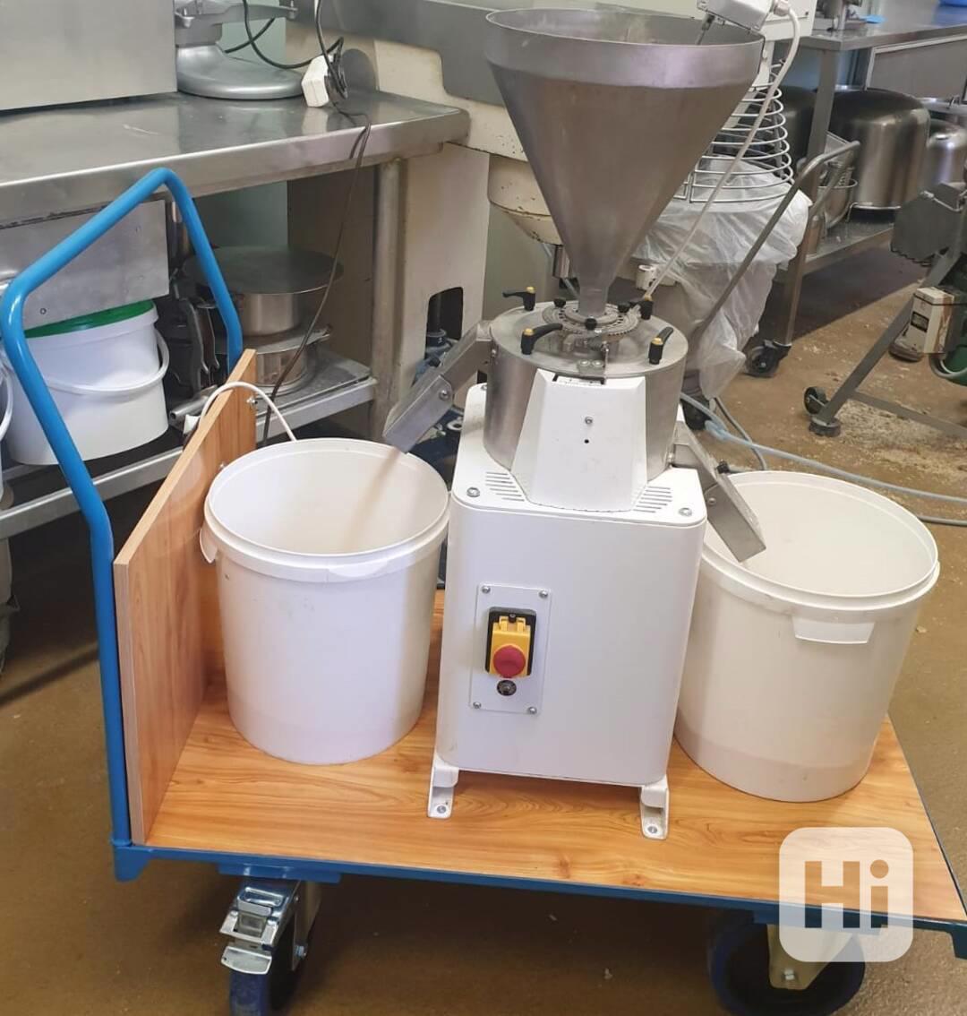 Prodám koncentrátor, mlýnek na obilí, mletí koláčů po lisová - foto 1