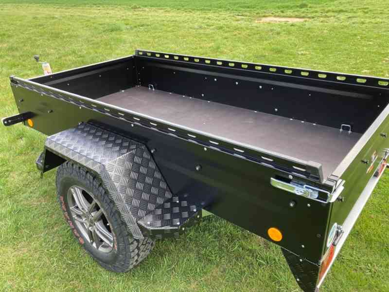 OFFROAD Přívěsný Vozík Valník BLACKOUT 1300kg   TPV/Böckmann - foto 4