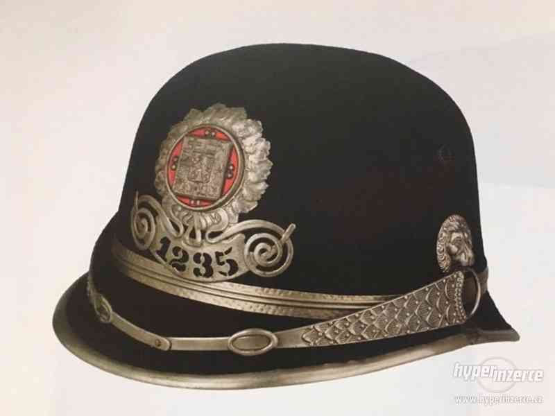 Policejní helma přilba odznak - foto 8