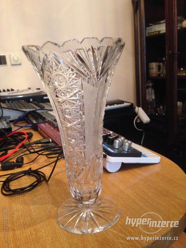 Masivní kónická váza - broušené křišťálové sklo - foto 1