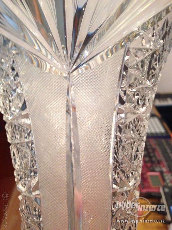 Masivní kónická váza - broušené křišťálové sklo - foto 3