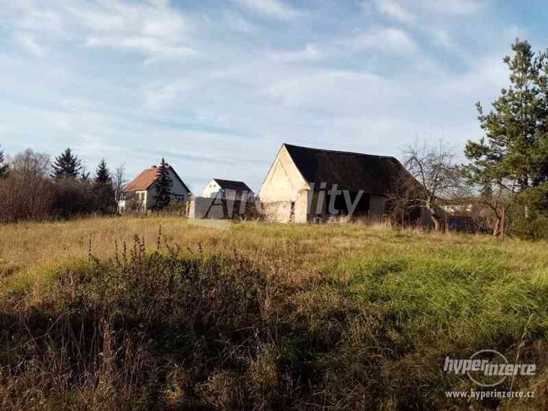 Prodej pozemku se stodolou, 2.305 m2, Štítary, okr. Znojmo - foto 4