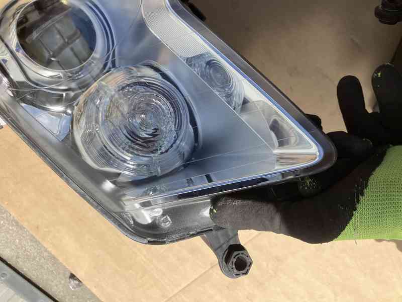 predni xenon svetlo vw touran 06-10 pravy levy - foto 14