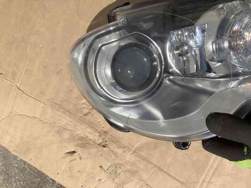 predni xenon svetlo vw touran 06-10 pravy levy - foto 6