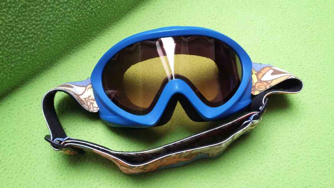 Giro-dětský set helma + brýle - foto 3