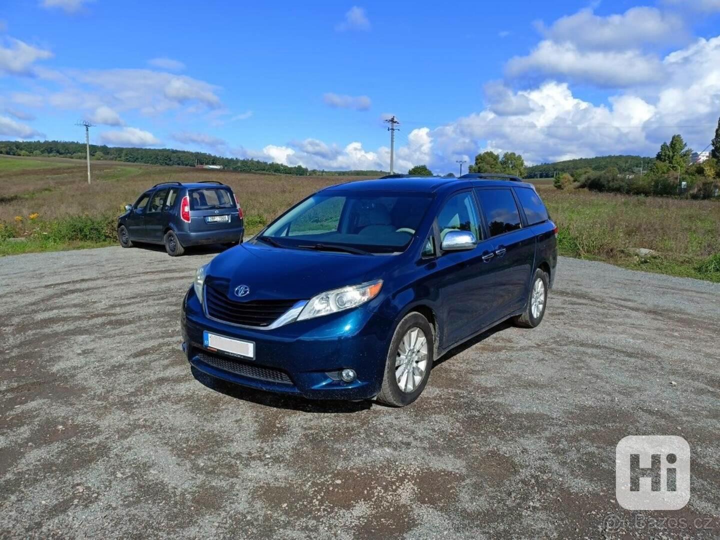 Toyota Sienna 3,5   v6.4×4 - foto 1