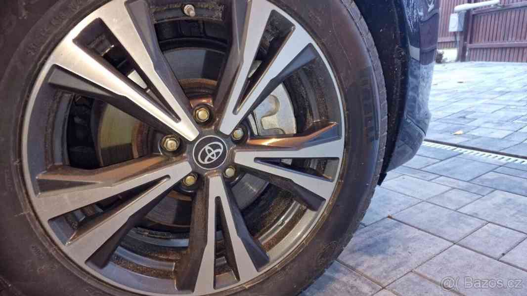 Toyota Sienna 3,5   v6.4×4 - foto 18