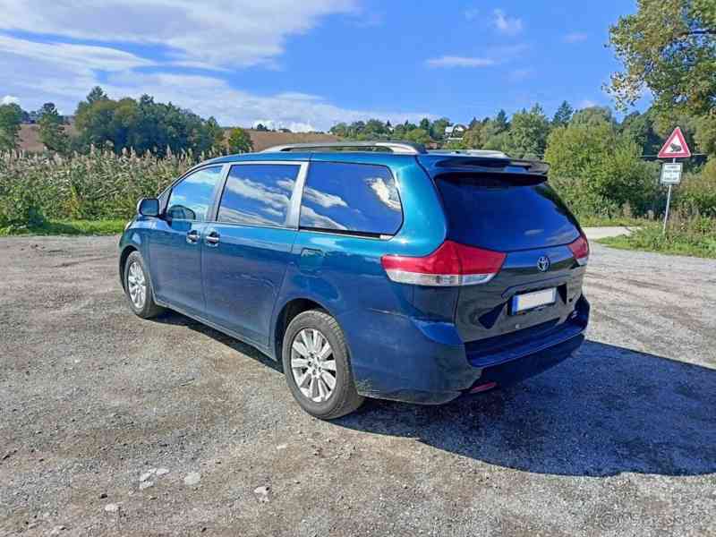 Toyota Sienna 3,5   v6.4×4 - foto 19