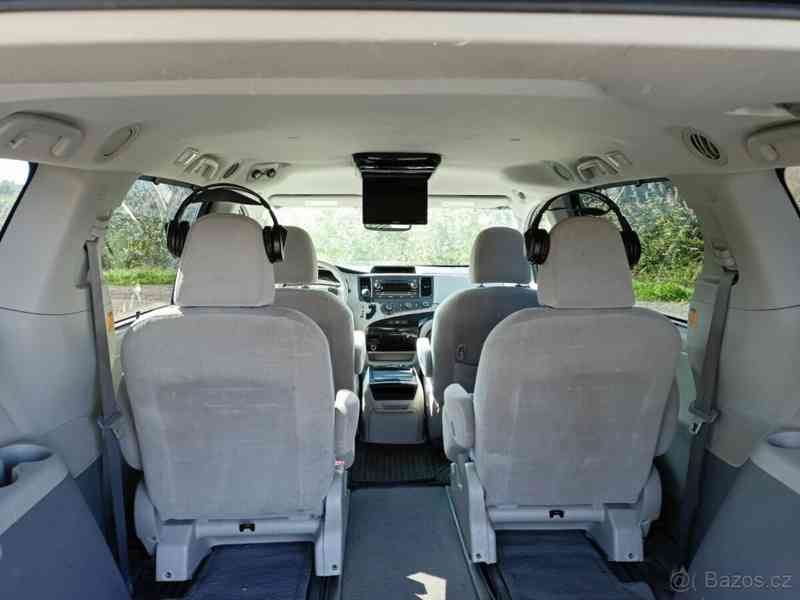 Toyota Sienna 3,5   v6.4×4 - foto 20