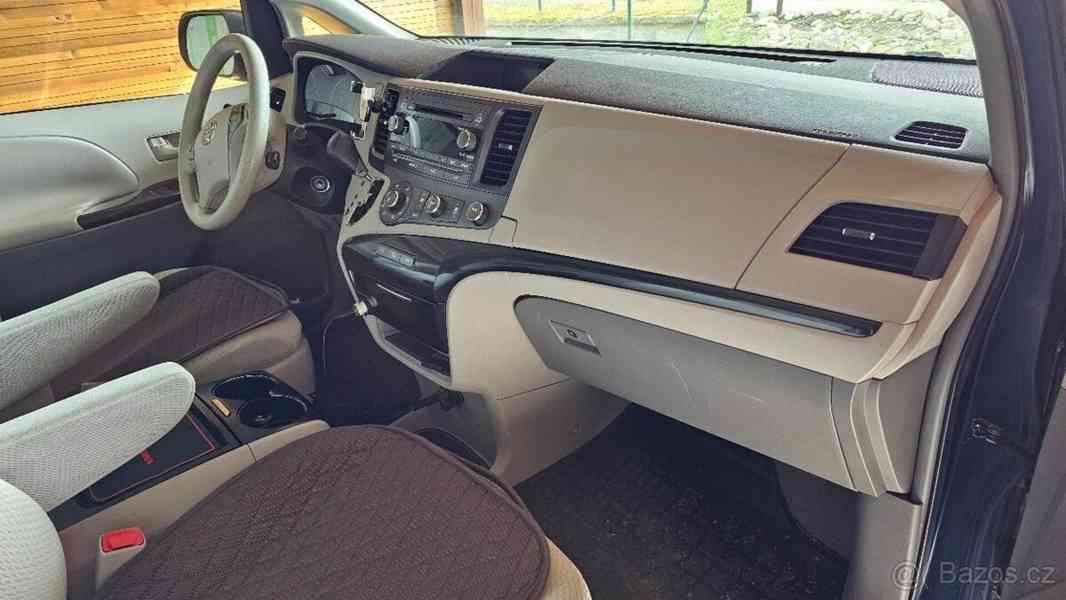 Toyota Sienna 3,5   v6.4×4 - foto 5