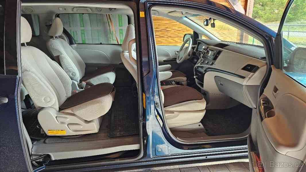 Toyota Sienna 3,5   v6.4×4 - foto 3