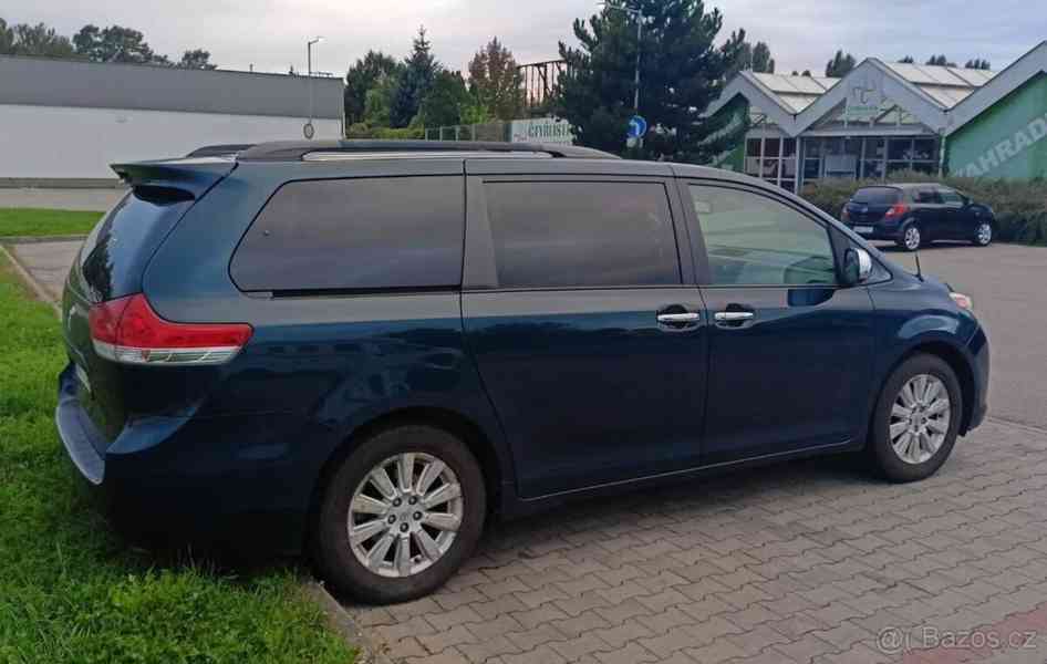 Toyota Sienna 3,5   v6.4×4 - foto 15