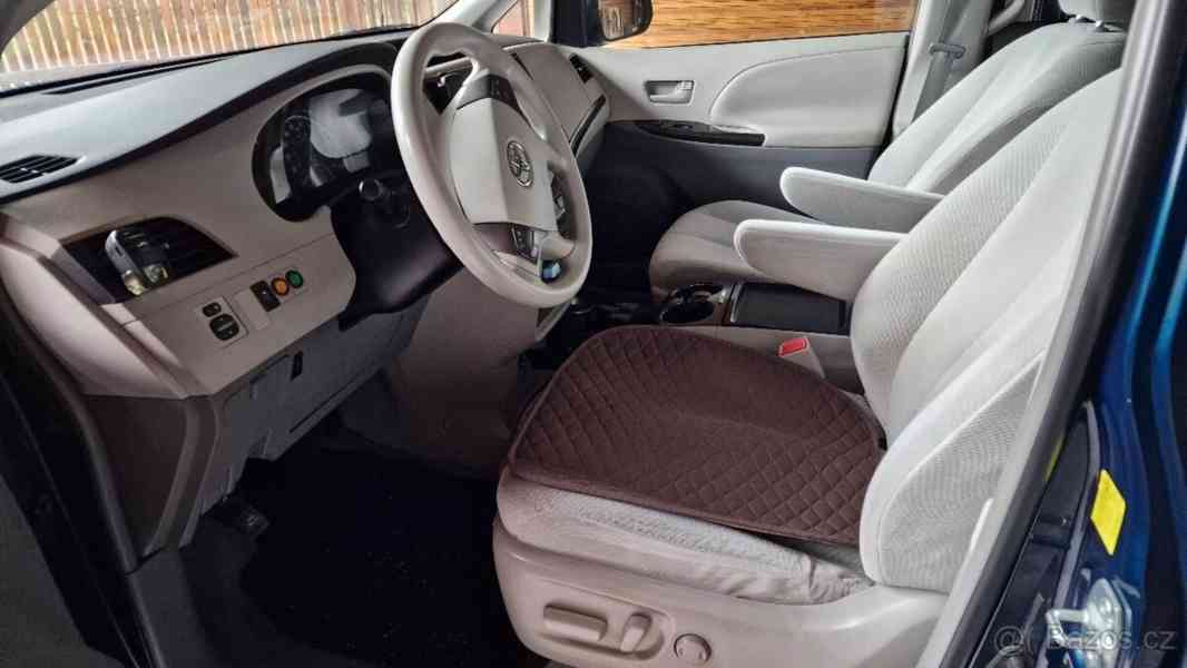 Toyota Sienna 3,5   v6.4×4 - foto 10